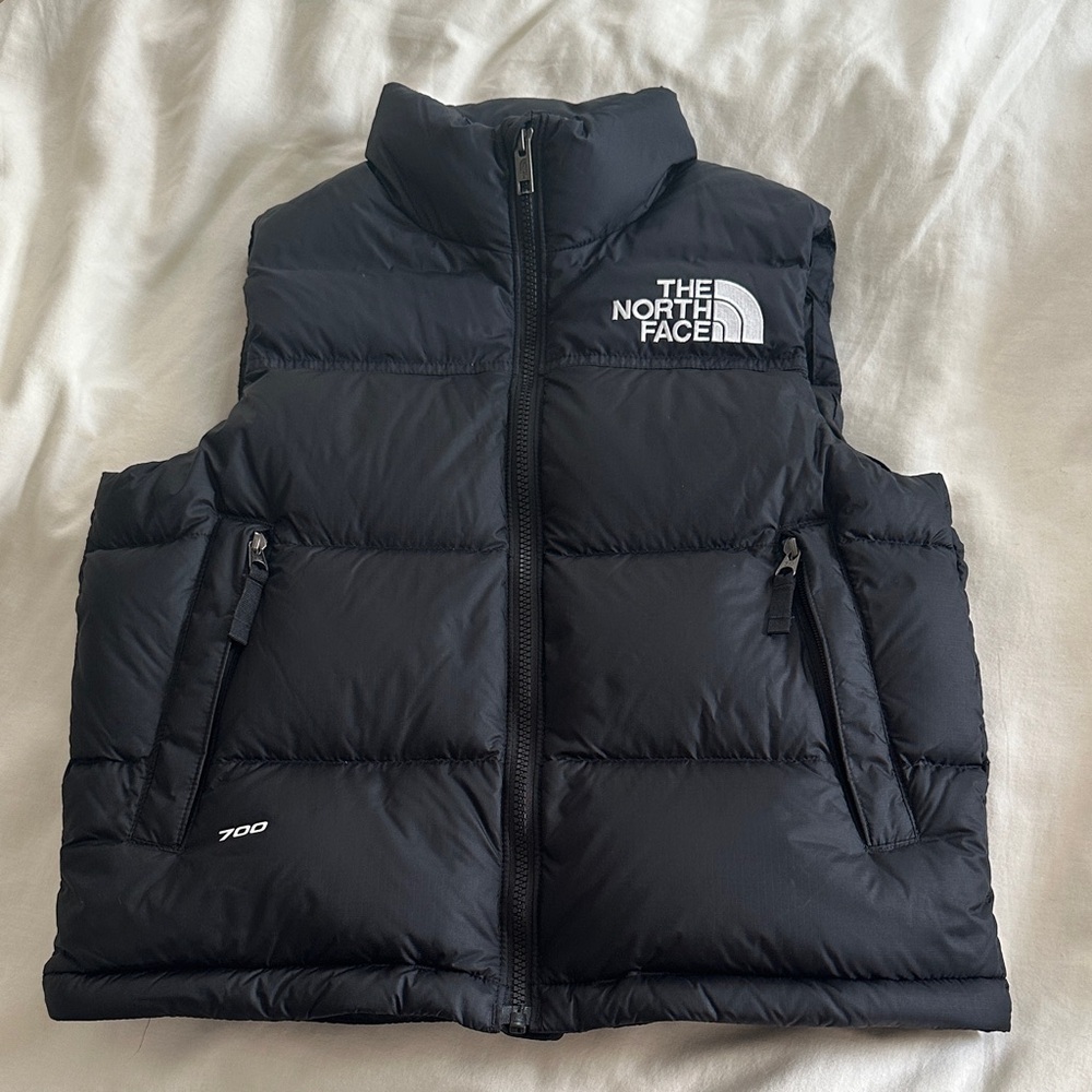 The North Face Kids Puffer Vest
Teen 1996 Retro Nuptse Vest size M